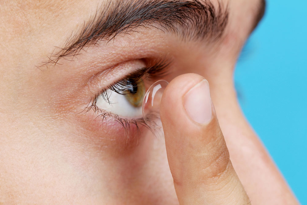 Tips for Wearing Contact Lenses With Allergies